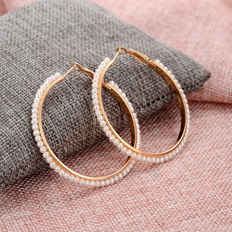 Newest Women Big Statement Stud Earrings Fashion Alloy Round Loop Hoop Big Circle simulated Pearl Filled Earrings
Newest Women Big Statement Stud Earrings Fashion Alloy Round Loop Hoop Big Circle simulated Pearl Filled Earrings