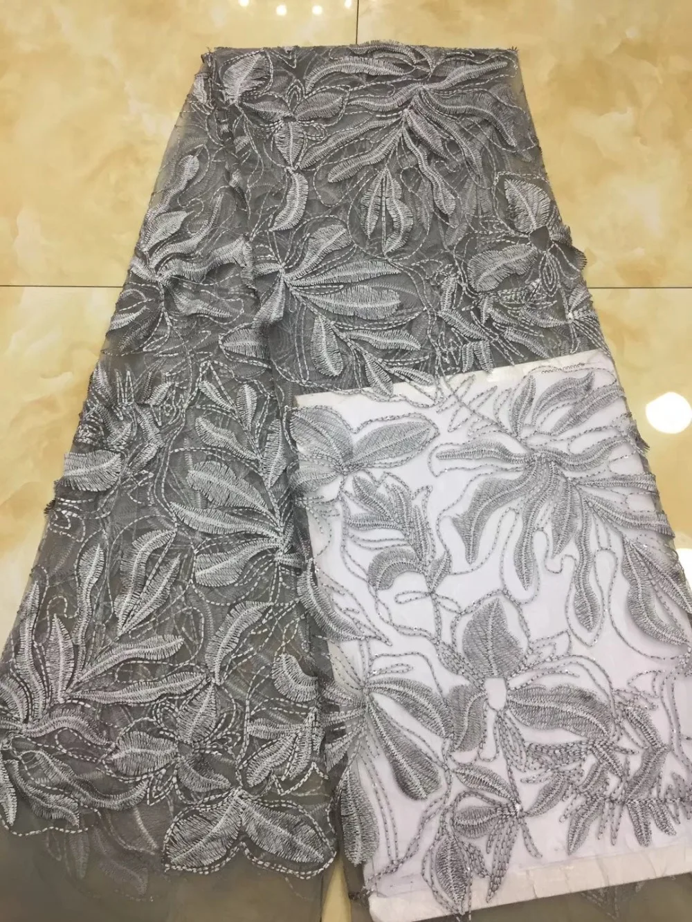 French lace fabric 5yds/pce dhl grey leaf patterns fabrics women gorgeous luxury party event asoebi dress 2019 new high quality
French lace fabric 5yds/pce dhl grey leaf patterns fabrics women gorgeous luxury party event asoebi dress 2019 new high quality