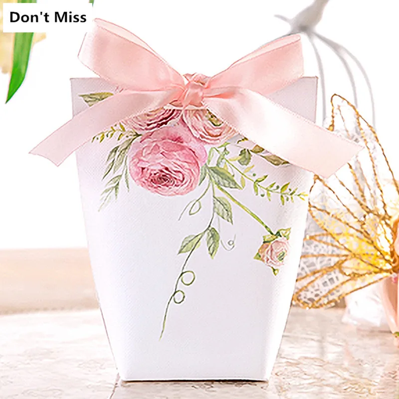 Craft Paper Gift Box Wedding Party Favor Candy Boxes Paper Bags for Gifts Candy Box Wedding Gift Packaging Bomboniere Battesimo
Craft Paper Gift Box Wedding Party Favor Candy Boxes Paper Bags for Gifts Candy Box Wedding Gift Packaging Bomboniere Battesimo