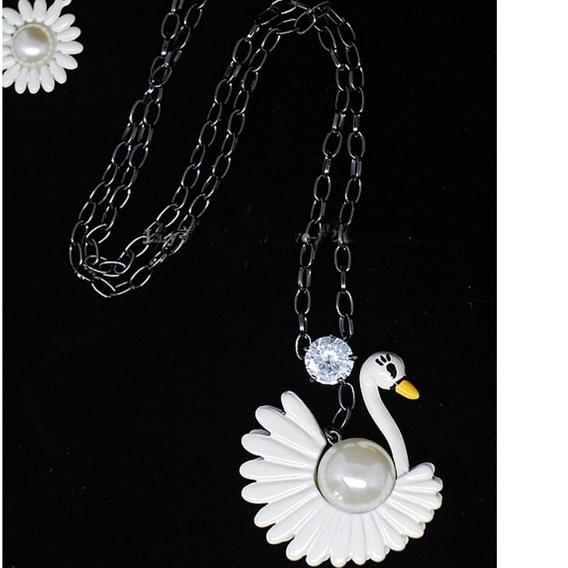 CSxjd luxury necklace white swan rhinestones Shiny necklace Women's jewelry gift box
CSxjd luxury necklace white swan rhinestones Shiny necklace Women's jewelry gift box
