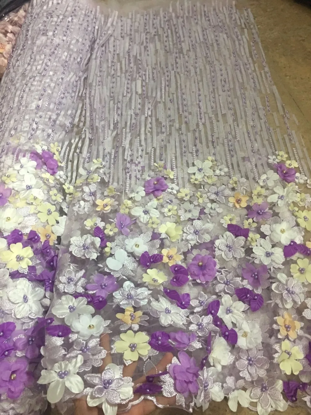 African Tulle Lace Fabric hand work flower With Beads High Quality Fashion French Net Lace Fabric For Wedding Dress
African Tulle Lace Fabric hand work flower With Beads High Quality Fashion French Net Lace Fabric For Wedding Dress