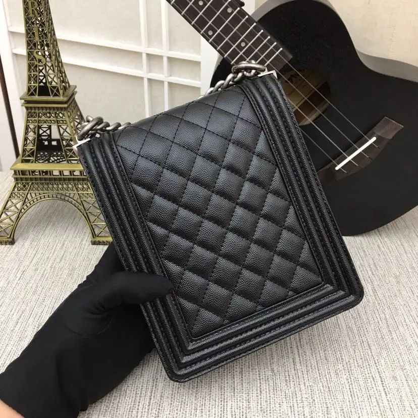 2019new Luxury handbags caviar leather crossbody bags top quality fashion women designer brand chain bags le boy messenger bag
2019new Luxury handbags caviar leather crossbody bags top quality fashion women designer brand chain bags le boy messenger bag
