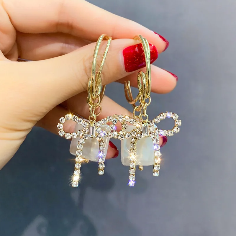 New design Japan and South Korea rhinestone bow earrings square freshwater pearl earrings gold hoop errings for women gift
New design Japan and South Korea rhinestone bow earrings square freshwater pearl earrings gold hoop errings for women gift