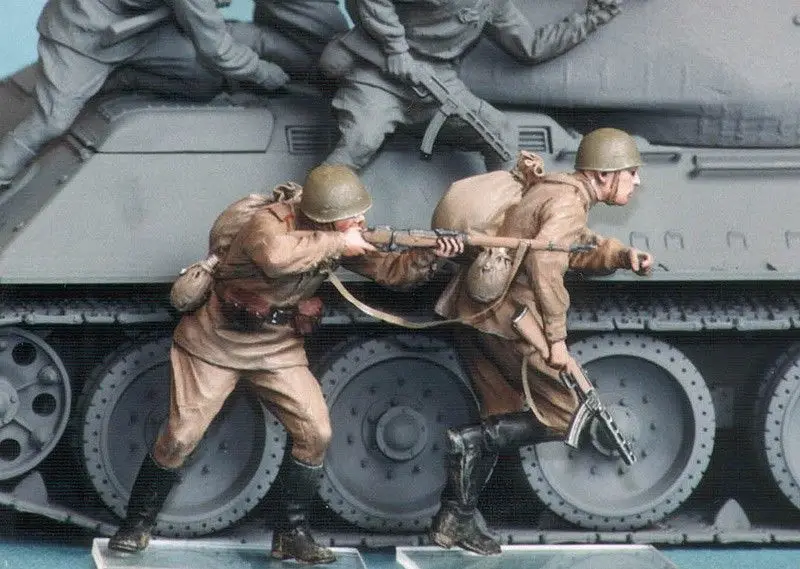 Resin Kits 1/35 Soviet motor rifle troops Summer include 2 soldiers Resin Model DIY TOYS
Resin Kits 1/35 Soviet motor rifle troops Summer include 2 soldiers Resin Model DIY TOYS