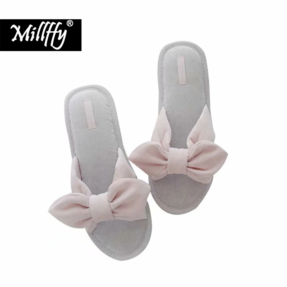 Millffy Summer simple pink bow color mixed home sandals and slippers women Breathable soft bottom indoor home slippers +
Millffy Summer simple pink bow color mixed home sandals and slippers women Breathable soft bottom indoor home slippers +