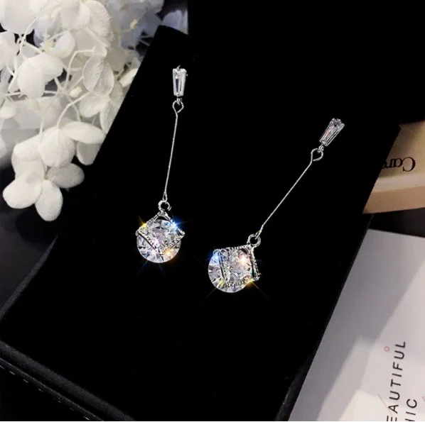 2019 Women's Earrings Korean Fashion Crystal Earrings Vintage Long Dangle Earring For Women Jewelry Accessories boucle d'oreille
2019 Women's Earrings Korean Fashion Crystal Earrings Vintage Long Dangle Earring For Women Jewelry Accessories boucle d'oreille