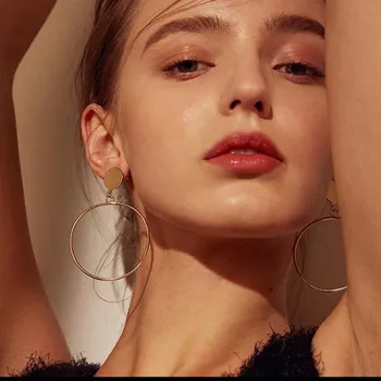 Fashion Exaggerated Big Hollow Round Drop Earrings Geometric Jewelry Statement Earrings for Women Creative Punk Accessories
Fashion Exaggerated Big Hollow Round Drop Earrings Geometric Jewelry Statement Earrings for Women Creative Punk Accessories