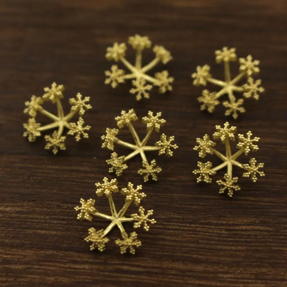 30pcs Brass Casted Retro Snowflake High Quality Gold Silver Color DIY Stuffs phoenix coronet Jewelry Accessories
30pcs Brass Casted Retro Snowflake High Quality Gold Silver Color DIY Stuffs phoenix coronet Jewelry Accessories