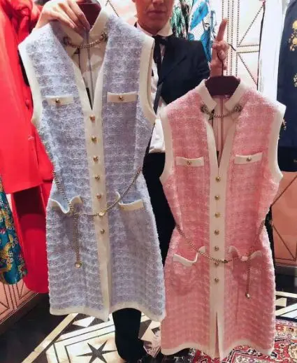 2019 early spring fresh blue tweed woven waist slim vest dress Vintage ladies temperament dress with metal belt
2019 early spring fresh blue tweed woven waist slim vest dress Vintage ladies temperament dress with metal belt