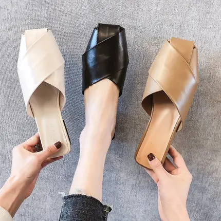 Bàn tuōxié nǚ wài chuān 2019 xiàjì xīnkuǎn fāng tóu cū gēn lǎn rén fùgǔ dī gēn 24/5000 Half slipper female wear 201
Bàn tuōxié nǚ wài chuān 2019 xiàjì xīnkuǎn fāng tóu cū gēn lǎn rén fùgǔ dī gēn 24/5000 Half slipper female wear 201
