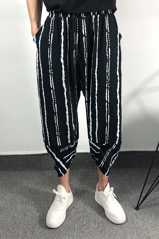 2019 New Spring and Summer Haruki Black-and-White Striped Broad-legged Pants Individual Designer Hallen Pants Thin
2019 New Spring and Summer Haruki Black-and-White Striped Broad-legged Pants Individual Designer Hallen Pants Thin
