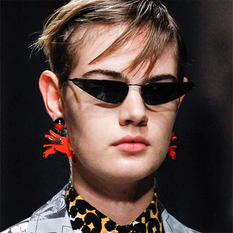 ZXRCYYL Vintage Small Cat Eye Sunglasses Women Luxury Brand Designer vintage Metal Shaped Ocean Retro Sun glass Drop Mirror
ZXRCYYL Vintage Small Cat Eye Sunglasses Women Luxury Brand Designer vintage Metal Shaped Ocean Retro Sun glass Drop Mirror
