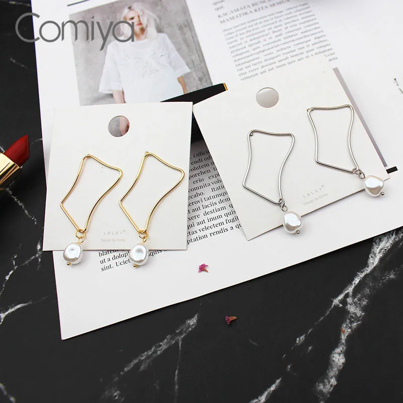 Comiya Drop Earrings For Women Gold Silver Color Zinc Alloy Geometric Charms Fashion Bijoux Acrylic Pearl Pendant Korean Earring
Comiya Drop Earrings For Women Gold Silver Color Zinc Alloy Geometric Charms Fashion Bijoux Acrylic Pearl Pendant Korean Earring