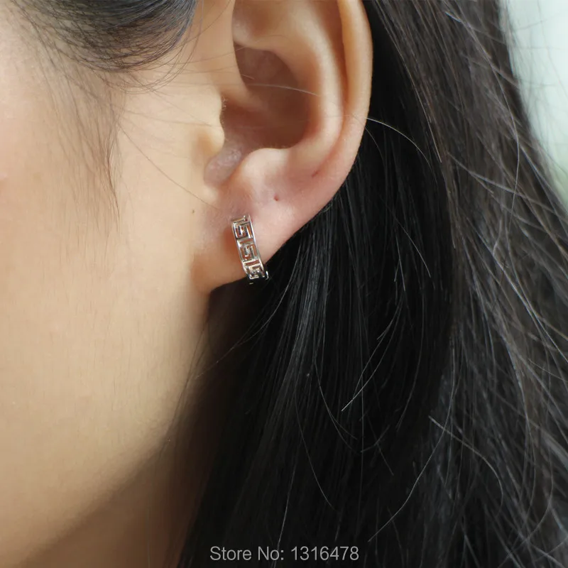 The new 925 sterling silver ear bone ring personalized retro thread empty boutique buckle grain fungus inner diameter of 9mm
The new 925 sterling silver ear bone ring personalized retro thread empty boutique buckle grain fungus inner diameter of 9mm