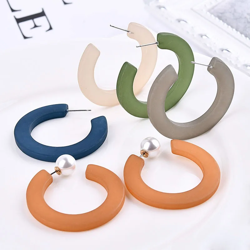 The geometric color in American and European autumn and winter Yakley grinding texture C-shaped earrings DIY earrings material
The geometric color in American and European autumn and winter Yakley grinding texture C-shaped earrings DIY earrings material