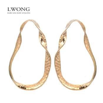LWONG 2017 Trendy Gold Color Twisted Large Hoop Earrings for Women Bijoux Oversized Big Hoop Earrings Statement Earrings
LWONG 2017 Trendy Gold Color Twisted Large Hoop Earrings for Women Bijoux Oversized Big Hoop Earrings Statement Earrings