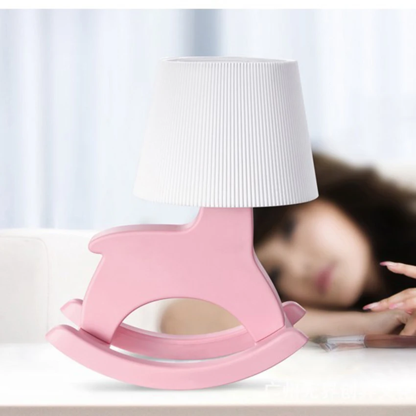 Modern Cute Novelty Gifts Table Lamp Rocking Horse Table Light LED Desk Lamp for Living Room Children Bedroom Home Decoration
Modern Cute Novelty Gifts Table Lamp Rocking Horse Table Light LED Desk Lamp for Living Room Children Bedroom Home Decoration