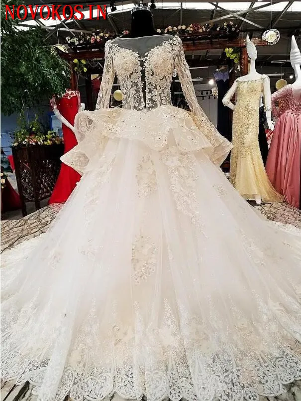 Sample A-Line Hand Made Applique Beads Vestido de Noiva Bridal Lace Wedding Dresses 2019 Luxury Lace Up Royal Train Bride Gown
Sample A-Line Hand Made Applique Beads Vestido de Noiva Bridal Lace Wedding Dresses 2019 Luxury Lace Up Royal Train Bride Gown