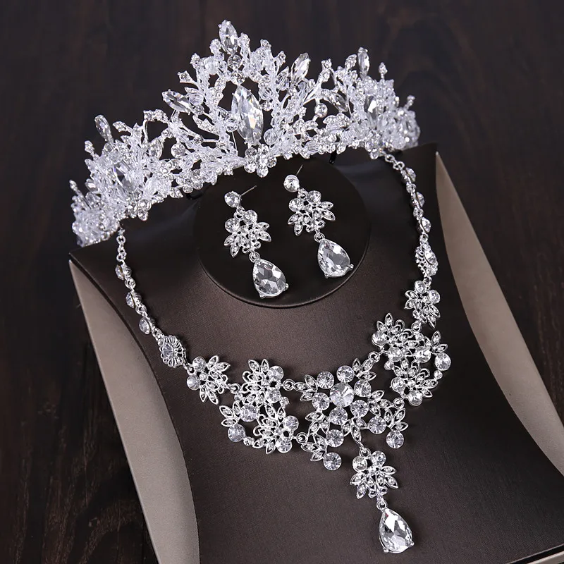 Luxury Silver Crystal Bridal Jewelry Sets African Beads Rhinestone Choker Necklace Earrings Crowns Set Wedding Dress Accessories
Luxury Silver Crystal Bridal Jewelry Sets African Beads Rhinestone Choker Necklace Earrings Crowns Set Wedding Dress Accessories