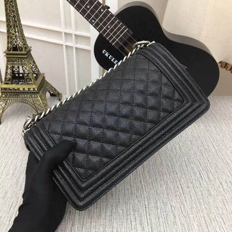 2019 new women luxury brand caviar leather Genuine leather goldmetal chain shoulder bag Free shipping
2019 new women luxury brand caviar leather Genuine leather goldmetal chain shoulder bag Free shipping