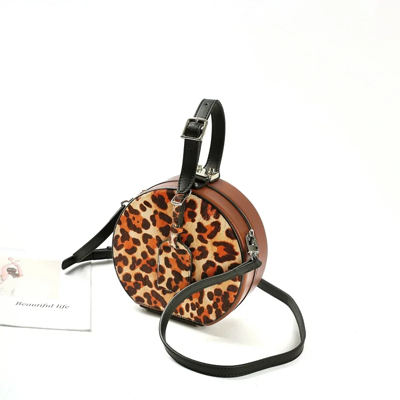 New small round bag horse hair small box Hong Kong style vintage cross body bag leather box bag chic small bag female
New small round bag horse hair small box Hong Kong style vintage cross body bag leather box bag chic small bag female