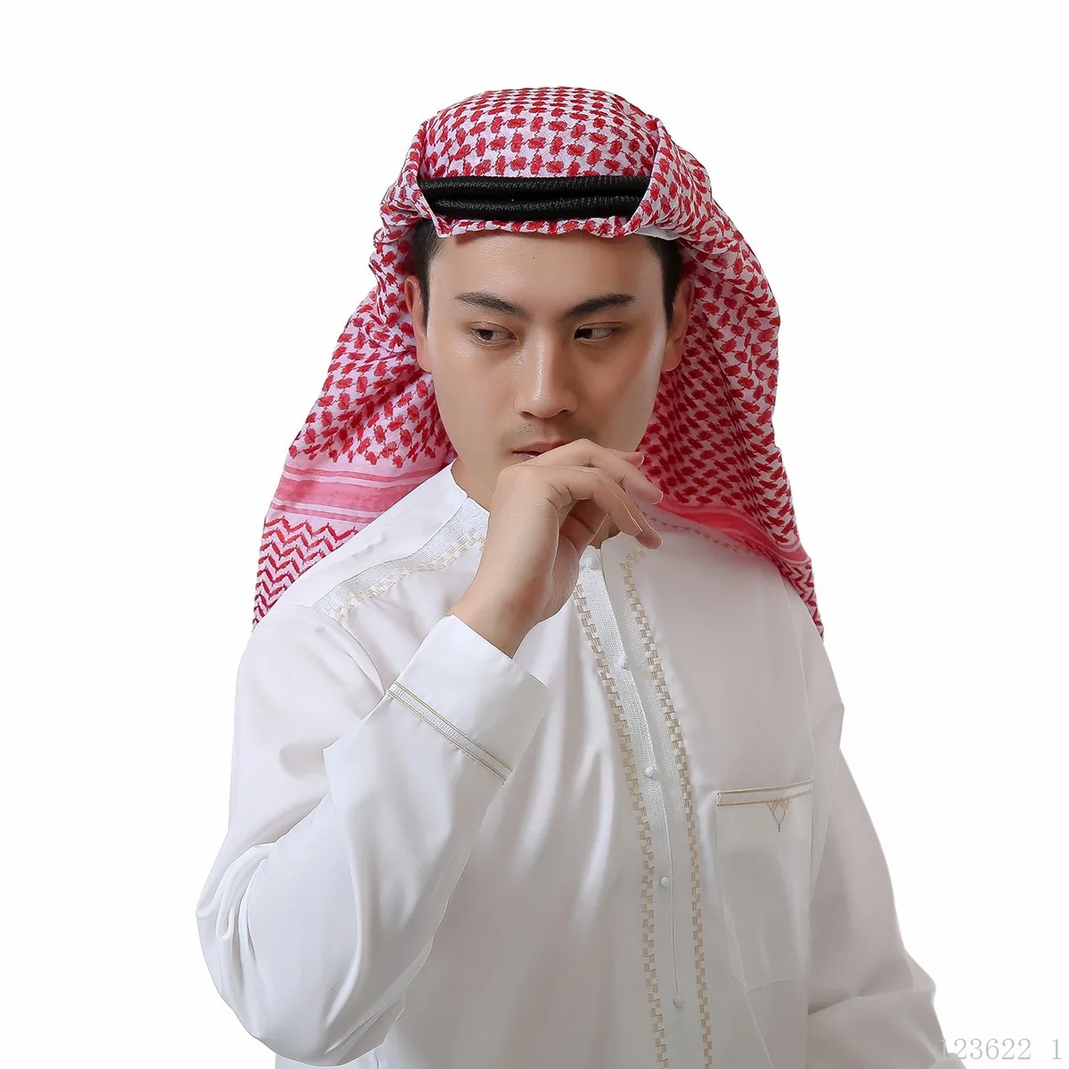 Muslim Men Headscarf New Casual Saudi Arabian Embroidery Dubai United Emirates Tourist National Style Wrapped Headscarf Hoop
Muslim Men Headscarf New Casual Saudi Arabian Embroidery Dubai United Emirates Tourist National Style Wrapped Headscarf Hoop