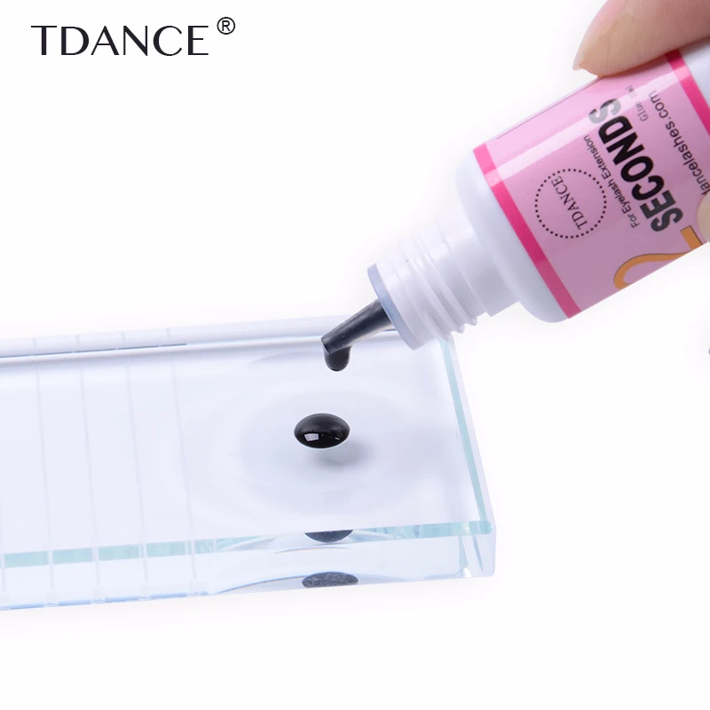 5ml 1-3 second eyelash extension glue Fast dry adhesive no odor no simulation lash glue individual last 8-10 weeks
5ml 1-3 second eyelash extension glue Fast dry adhesive no odor no simulation lash glue individual last 8-10 weeks