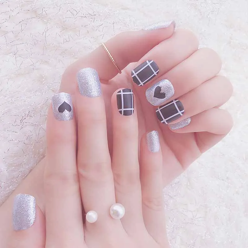 Short Design Square Head Nail Art Tips with Glue Glitter Lattice Artificial Fake Nails Pretty Black Color Heart False Nails
Short Design Square Head Nail Art Tips with Glue Glitter Lattice Artificial Fake Nails Pretty Black Color Heart False Nails
