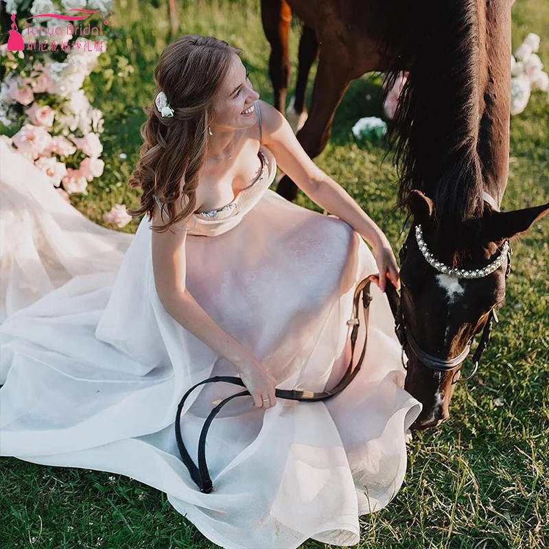Fairy Timeless Wedding Dresses Sweep Train Shimmer Abiti ds Sposa Ready to wear Bridal Gowns Noivas ZW202
Fairy Timeless Wedding Dresses Sweep Train Shimmer Abiti ds Sposa Ready to wear Bridal Gowns Noivas ZW202