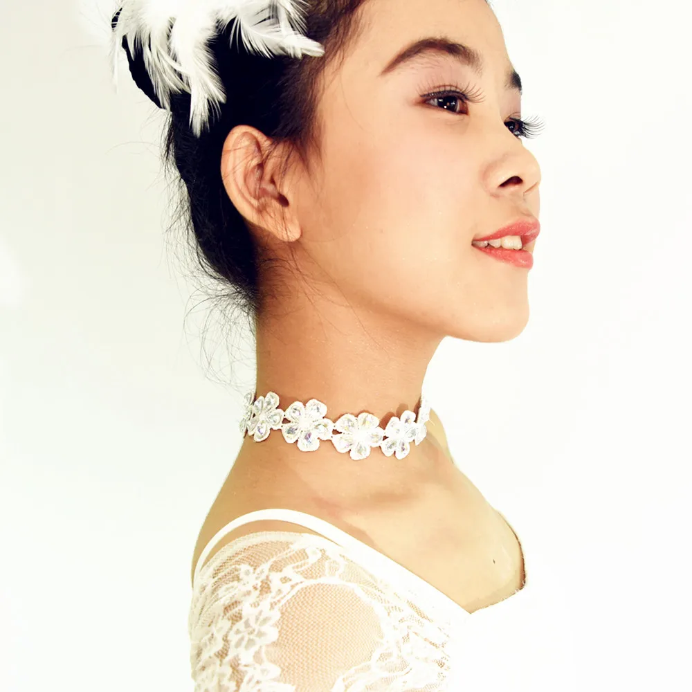 Fashional Crystal Torques For Black White Edge Water Drop For Stage Performance Dance Dress
Fashional Crystal Torques For Black White Edge Water Drop For Stage Performance Dance Dress