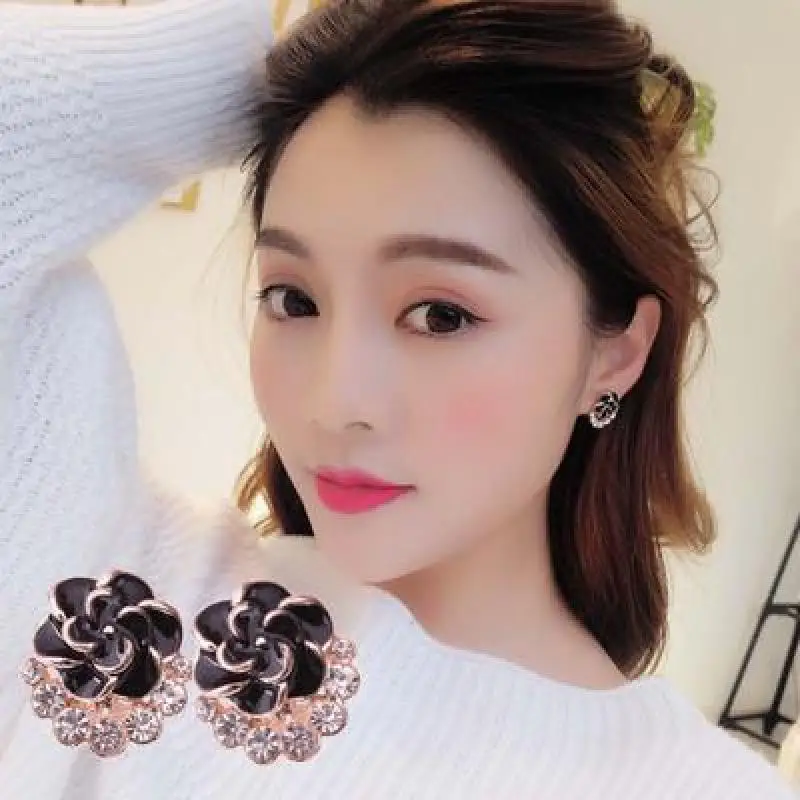New Rose Rhinestone Earrings, High-end Temperament Flowers Earrings Women's Wedding Accessories Flowers Retail Brincos
New Rose Rhinestone Earrings, High-end Temperament Flowers Earrings Women's Wedding Accessories Flowers Retail Brincos