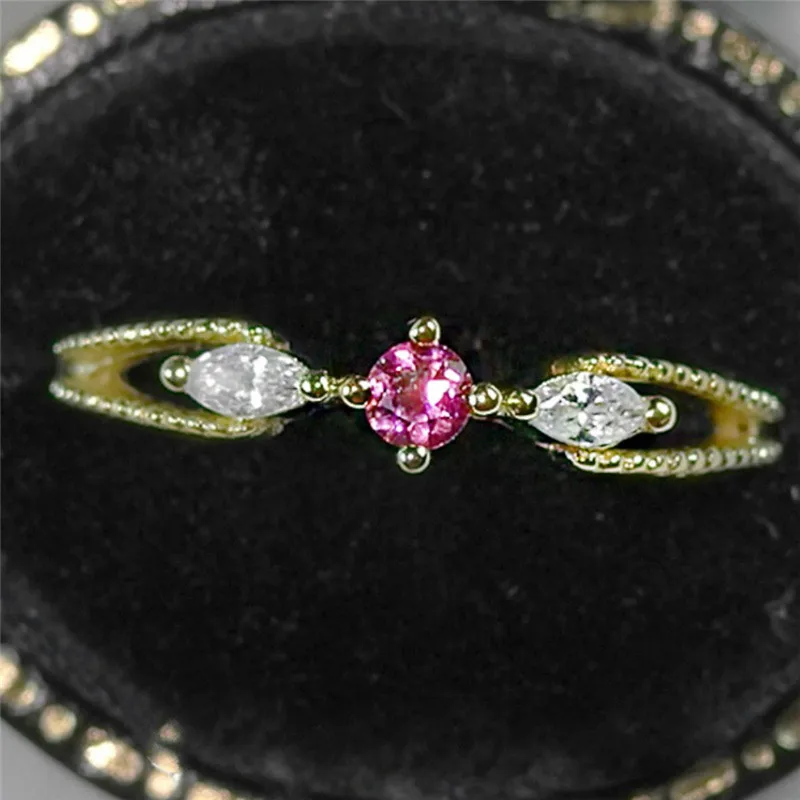 ROMAD Red Crystal Wedding Ring for Women Gold Color Vintage Engagement Ring Retro Size 10 Fashion Jewelry R4
ROMAD Red Crystal Wedding Ring for Women Gold Color Vintage Engagement Ring Retro Size 10 Fashion Jewelry R4