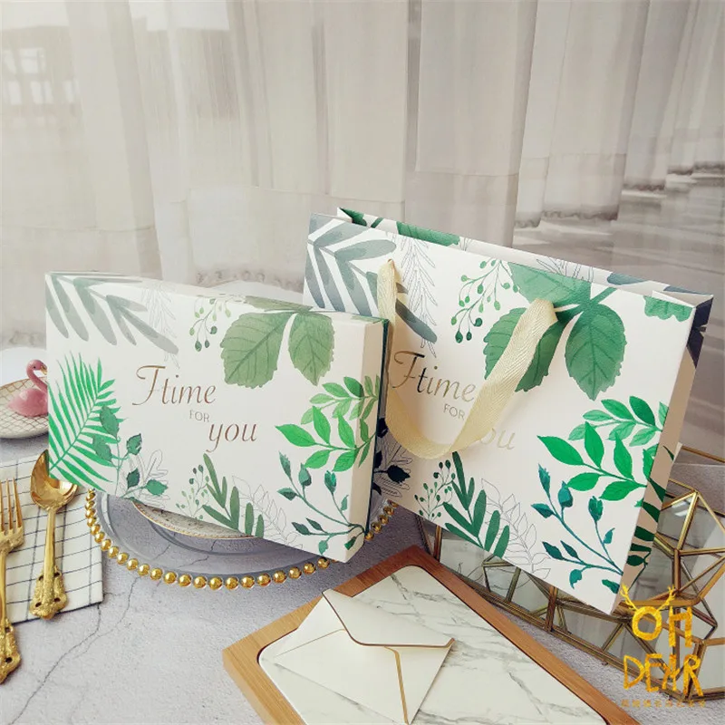 Fashion Leaf Print Stamping Wedding Candy box Valentine's Day Gift Boxes Products Mother's Day Birthday Present Packing
Fashion Leaf Print Stamping Wedding Candy box Valentine's Day Gift Boxes Products Mother's Day Birthday Present Packing