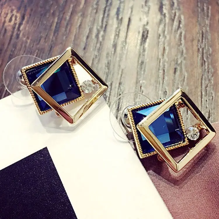 Women Stud Earrings Fashion Jewelry Brincos Crystal Earing 2018 pendientes mujer Luxury Design NEW Arrival
Women Stud Earrings Fashion Jewelry Brincos Crystal Earing 2018 pendientes mujer Luxury Design NEW Arrival