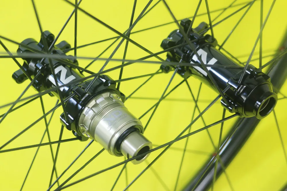 ULTRA LIGHT 29er MTB XC 28mm Asymmetric hookless straight pull carbon wheelset 25mm wide clincher tubeless wheel UD matte glossy
ULTRA LIGHT 29er MTB XC 28mm Asymmetric hookless straight pull carbon wheelset 25mm wide clincher tubeless wheel UD matte glossy