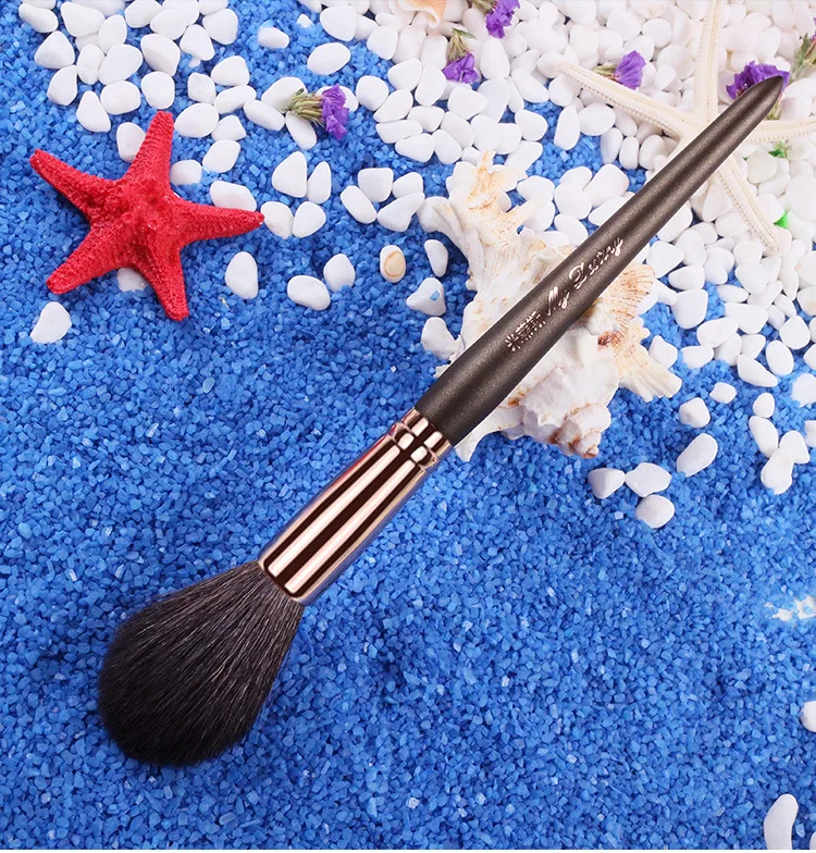 1 set of high-grade soft facial makeup brush blush mixed high-gloss brush high value art painting professional beauty tools
1 set of high-grade soft facial makeup brush blush mixed high-gloss brush high value art painting professional beauty tools