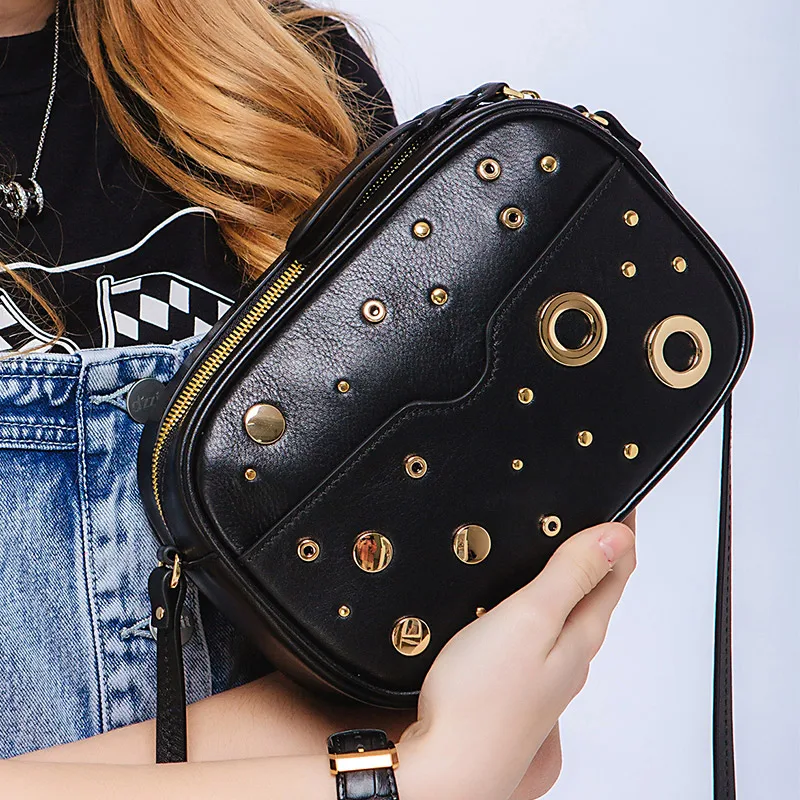 KZNI Women Bag Genuine Leather Women Leather Handbags Shoulder Bag Female High Quality Bolsa Feminina Pochette 1451-1452
KZNI Women Bag Genuine Leather Women Leather Handbags Shoulder Bag Female High Quality Bolsa Feminina Pochette 1451-1452