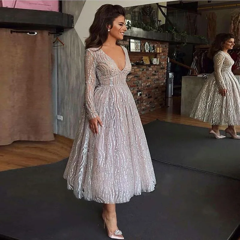 2019 New Sexy Deep V Long Sleeve Perspective Fashion Dress Silver Sequin Striped Princess Dress Women Party Dresses
2019 New Sexy Deep V Long Sleeve Perspective Fashion Dress Silver Sequin Striped Princess Dress Women Party Dresses