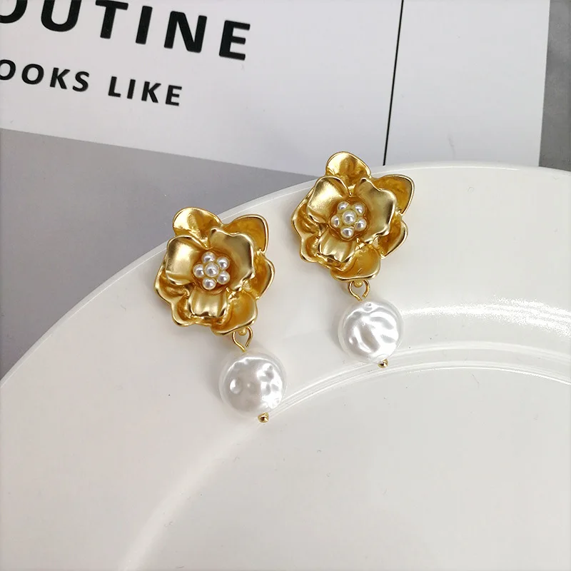 WTLTC Gold Color Metal Flower Dangle Earrings for Women Bridal Wedding Floral Earrings Drop Pearls Earrings Boho Jewelry Brincos
WTLTC Gold Color Metal Flower Dangle Earrings for Women Bridal Wedding Floral Earrings Drop Pearls Earrings Boho Jewelry Brincos