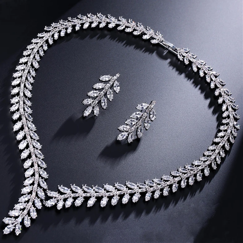 UILZ Exquisite Sliver Color Princess Bridal Wedding Jewelry Set Cubic Zircon Leaf Earrings Necklace Set for Women US250
UILZ Exquisite Sliver Color Princess Bridal Wedding Jewelry Set Cubic Zircon Leaf Earrings Necklace Set for Women US250