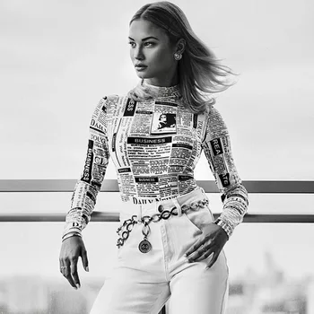 2019 fashion T-shirt, newspaper pattern personality ladies top, high collar long sleeve short T-shirt
2019 fashion T-shirt, newspaper pattern personality ladies top, high collar long sleeve short T-shirt