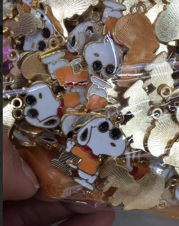 New 50pcs cartoon anime peanut dogs sunglasses dogs Metal Charm Pendants DIY Jewelry Making
New 50pcs cartoon anime peanut dogs sunglasses dogs Metal Charm Pendants DIY Jewelry Making