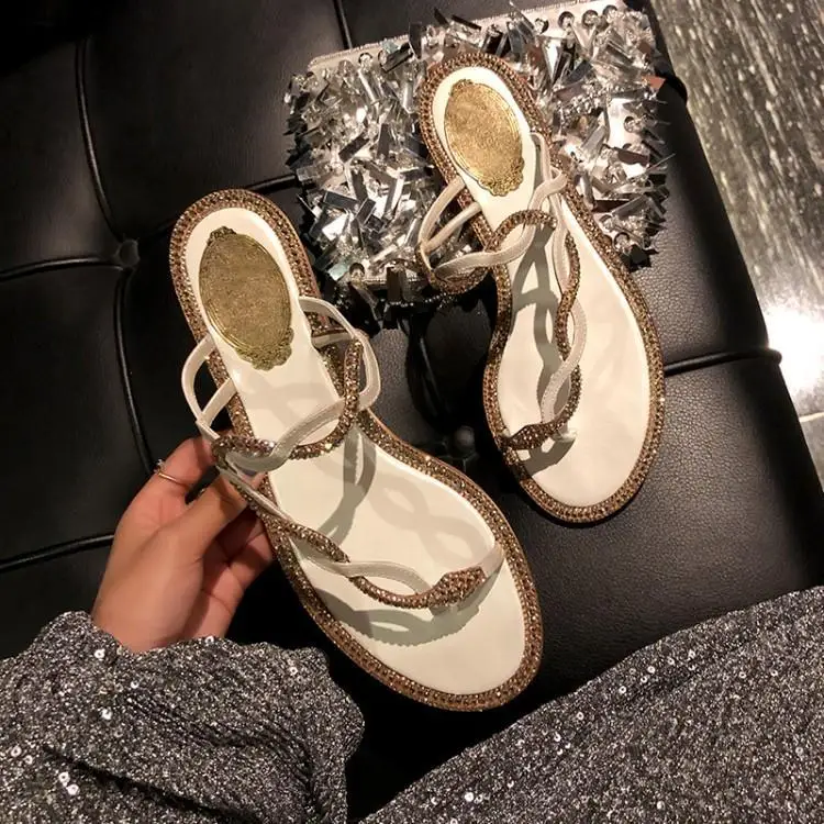Luxury Gold Crystal Embellishments Snake Cross Suede Buckle Womens Shoes Gladiators Chic Split Toe Slip On Women Sandals Brand
Luxury Gold Crystal Embellishments Snake Cross Suede Buckle Womens Shoes Gladiators Chic Split Toe Slip On Women Sandals Brand