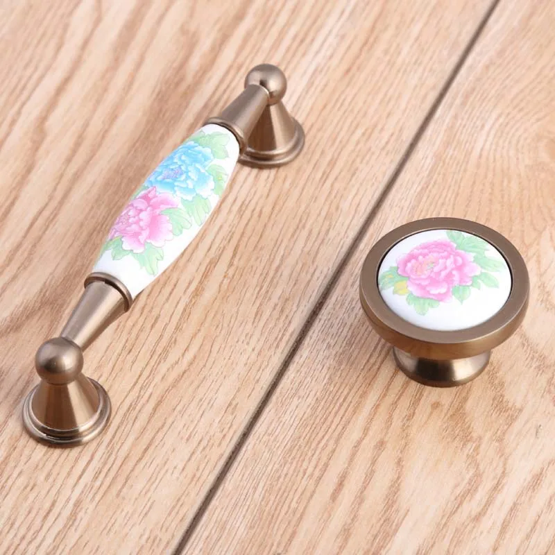 96mm creative retro rural ceramic Tv tabinet drawer knobs pulls bronze kitchen cabinet dresser door handles pink green pull knob
96mm creative retro rural ceramic Tv tabinet drawer knobs pulls bronze kitchen cabinet dresser door handles pink green pull knob