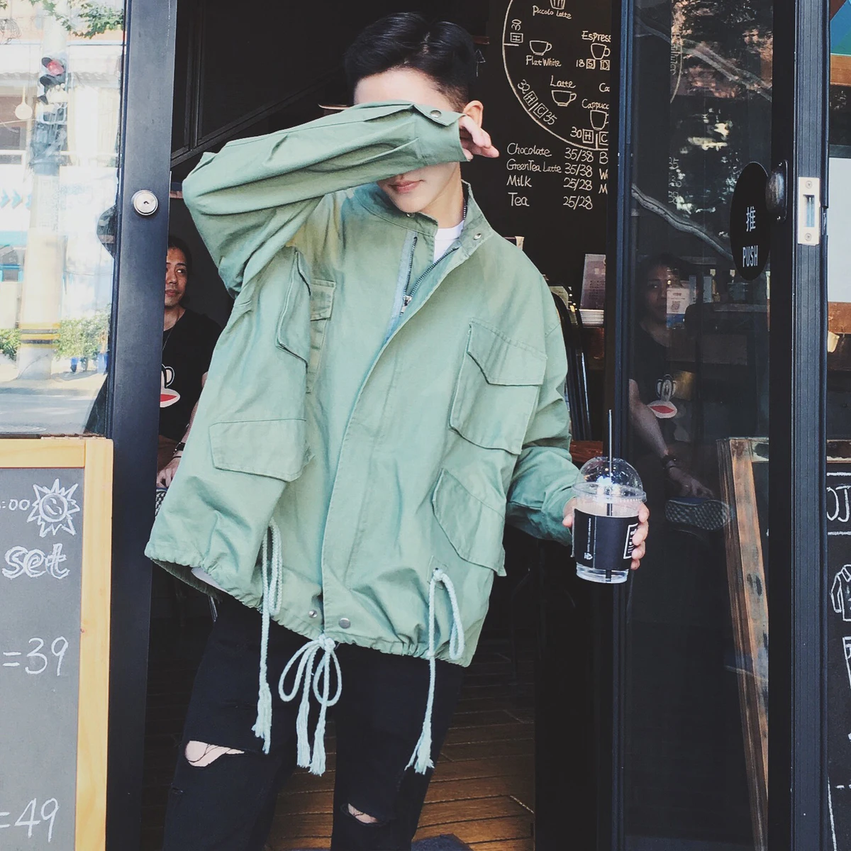 Spring new casual solid color jacket men loose handsome student Korean version of the trend of men's clothing Free shipping
Spring new casual solid color jacket men loose handsome student Korean version of the trend of men's clothing Free shipping