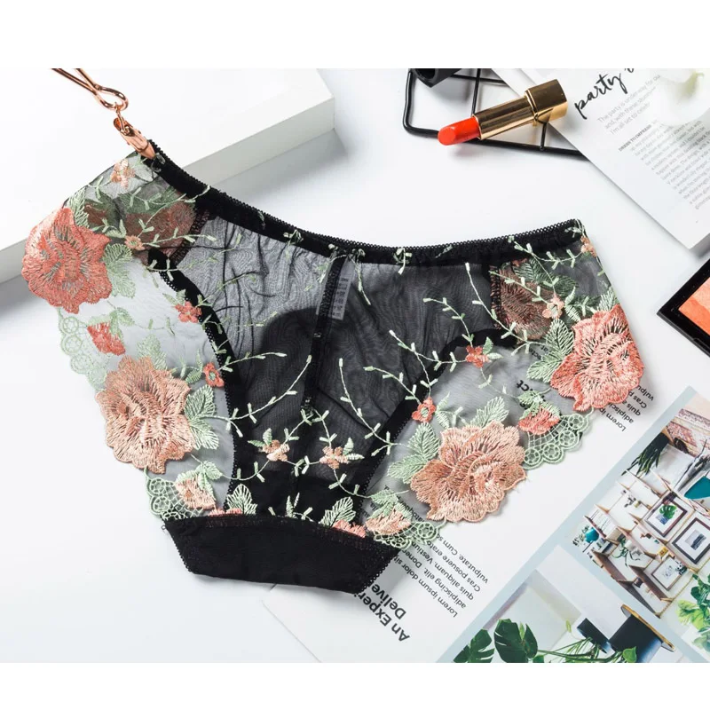 2019 Sexy Embroidered Women's Triangle Briefs Nylon Low Waist Women's Panties Transparent Tulle Summer Breathable Lace Panties
2019 Sexy Embroidered Women's Triangle Briefs Nylon Low Waist Women's Panties Transparent Tulle Summer Breathable Lace Panties