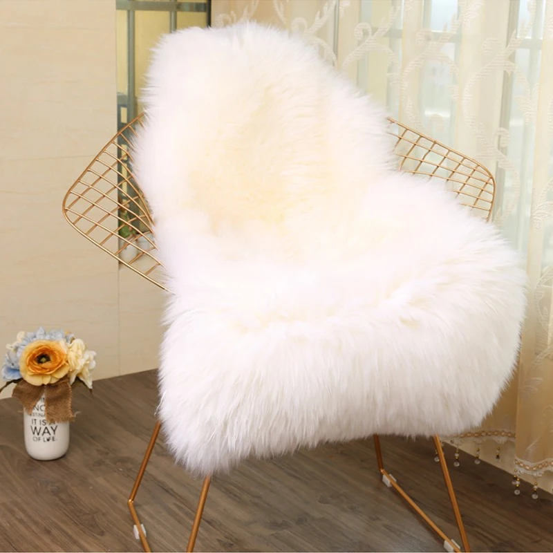 Deluxe Living room White plush carpet imitation wool room full of decorative fluttering window office chair Sofa Mat Comfortab
Deluxe Living room White plush carpet imitation wool room full of decorative fluttering window office chair Sofa Mat Comfortab