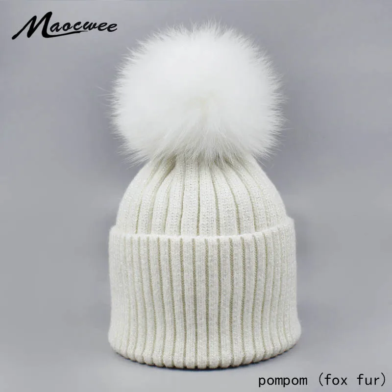Women's Hats Silver Silver Wire With Fur Pompom Caps Knitted 2018 Autumn Winter Fashion Brand New Hat Female Skullies Beanies
Women's Hats Silver Silver Wire With Fur Pompom Caps Knitted 2018 Autumn Winter Fashion Brand New Hat Female Skullies Beanies