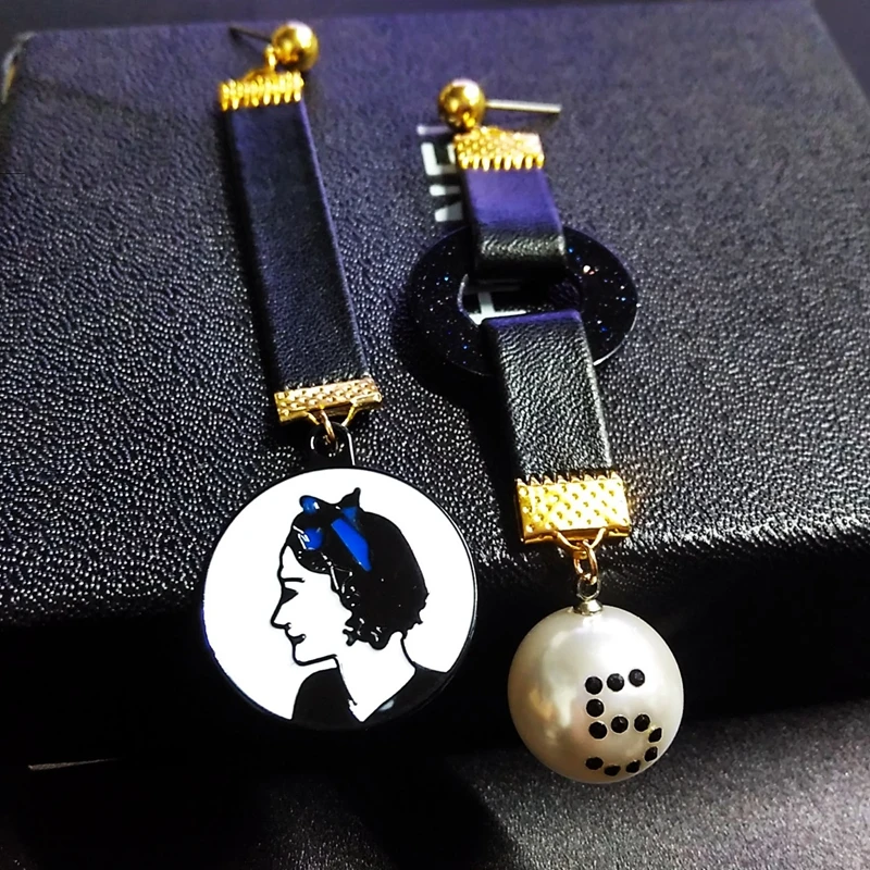 Mimiyagu black leather pearl drop earring jewelry gold for women korean design Asymmetrical tassel style Earrings
Mimiyagu black leather pearl drop earring jewelry gold for women korean design Asymmetrical tassel style Earrings