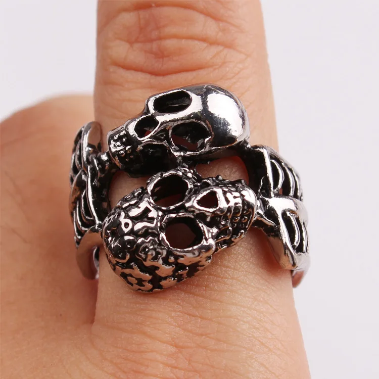 Retro Fashion Double Skull Ring Personality Punk Skeleton Devil Ring Hyperbole Rock Jewelry for Men
Retro Fashion Double Skull Ring Personality Punk Skeleton Devil Ring Hyperbole Rock Jewelry for Men